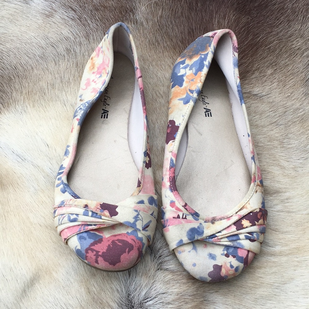 American Eagle 🦅 slip ons preloved